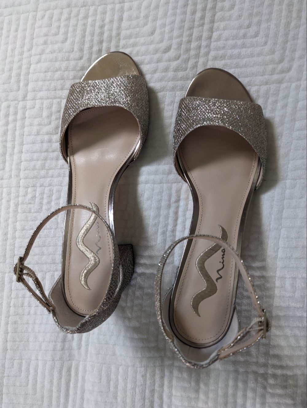 NINA Enrica Prom Party Wedding Block Heel Sandals Open Toe Gold Sparkle Size 9.5